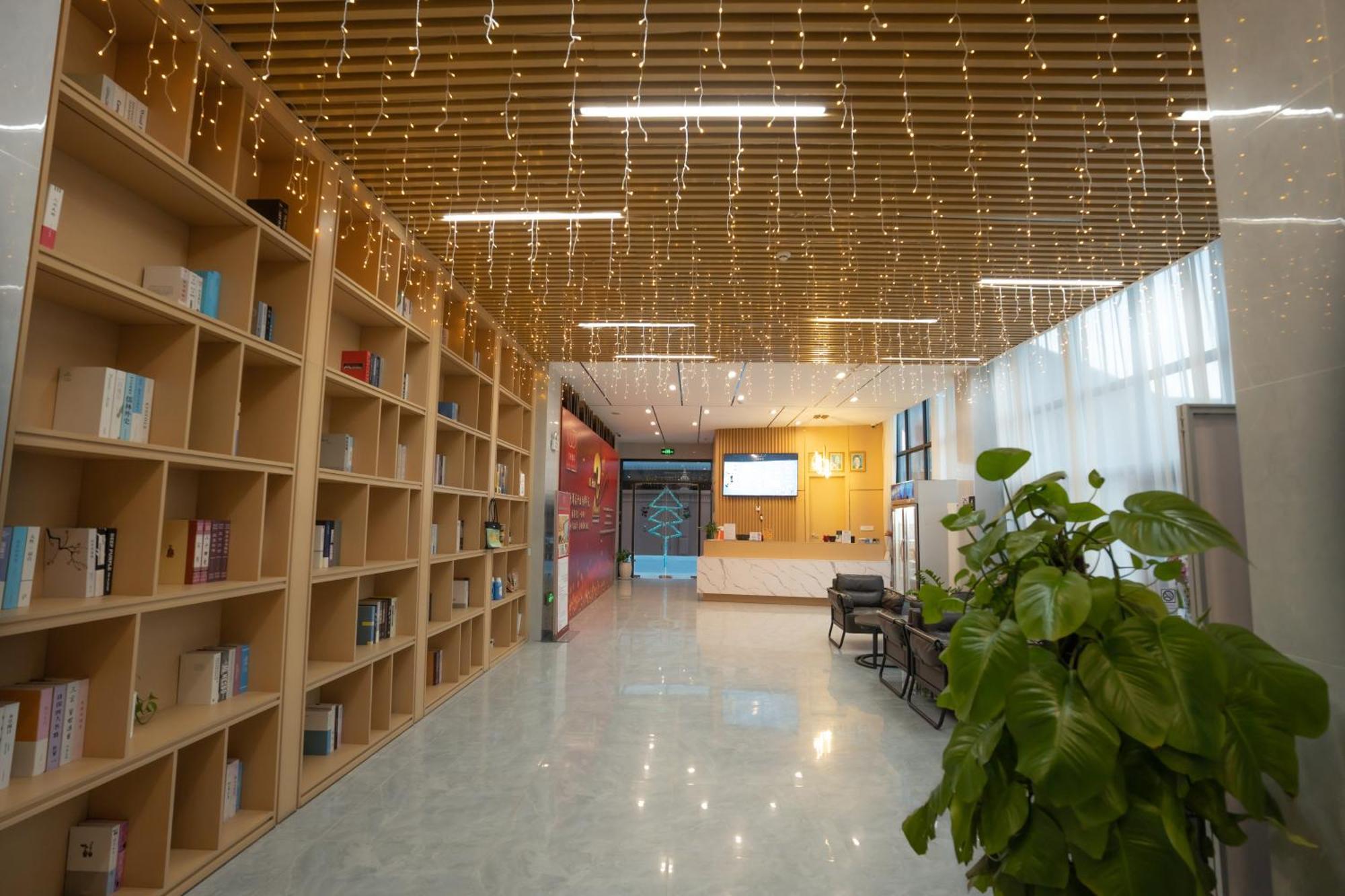 Ark Hotel Пном Пен Екстериор снимка
